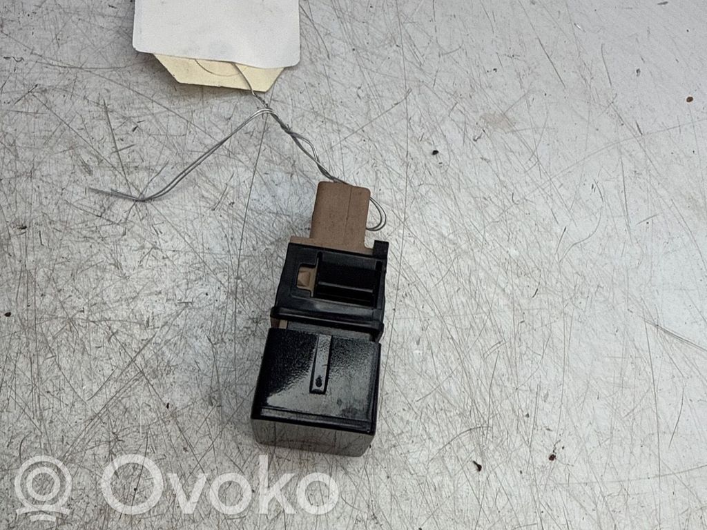 Nissan Note (E12) Hazard light switch 