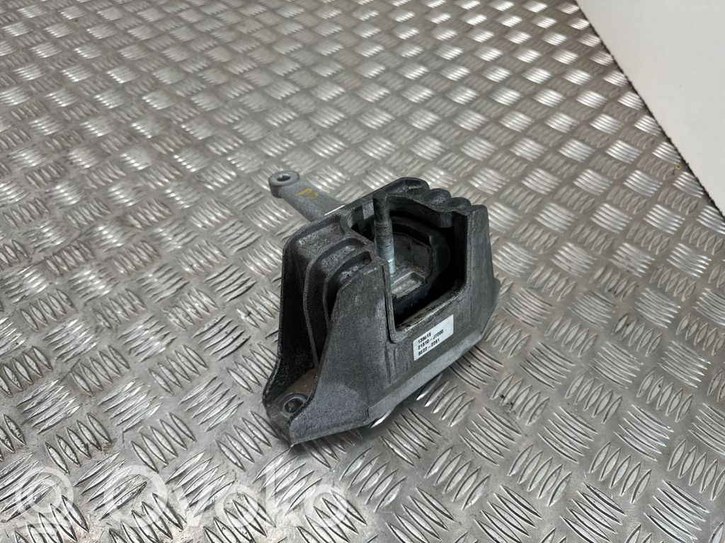 KIA Ceed Engine mount bracket 