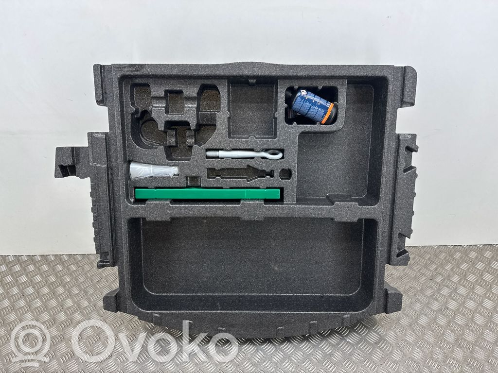 Tool box   J9C319G381AC