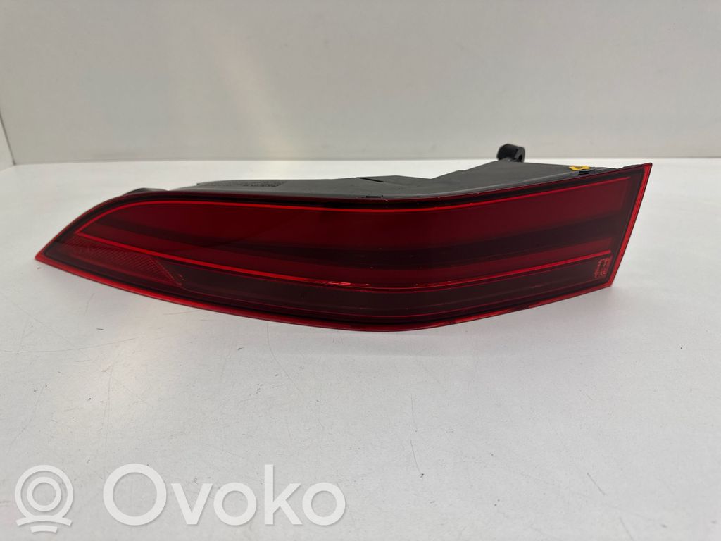 Rear/tail lights   J9C313405,0020636702,300120181000