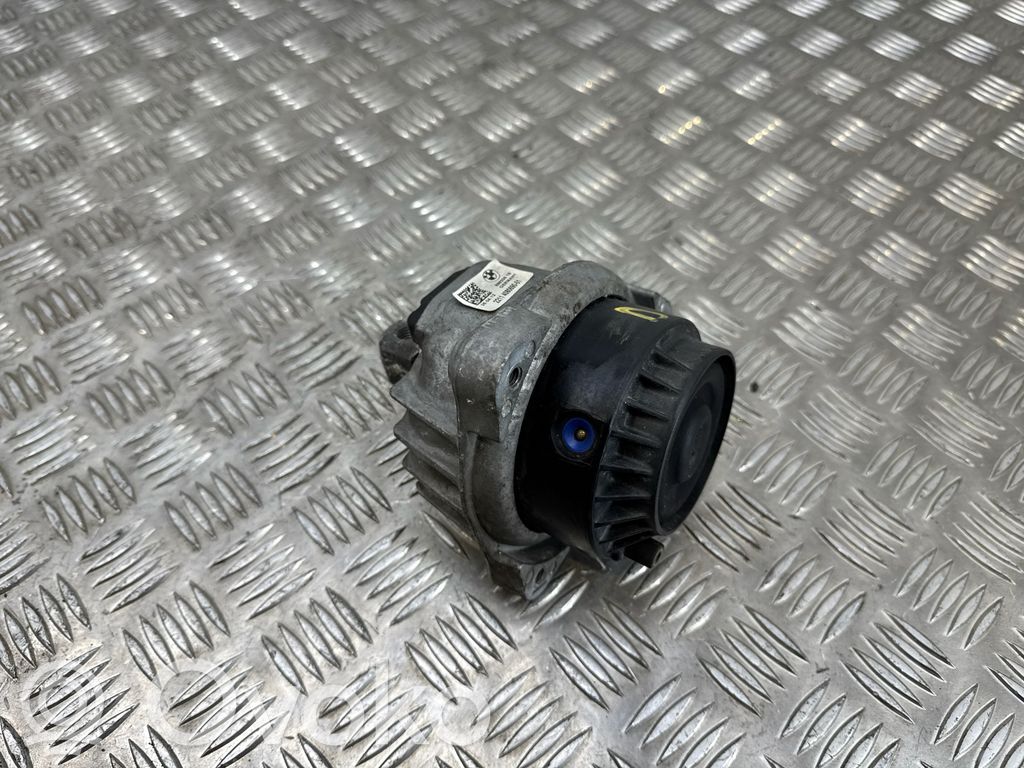 BMW 5 F10 F11 Engine mount bracket 
