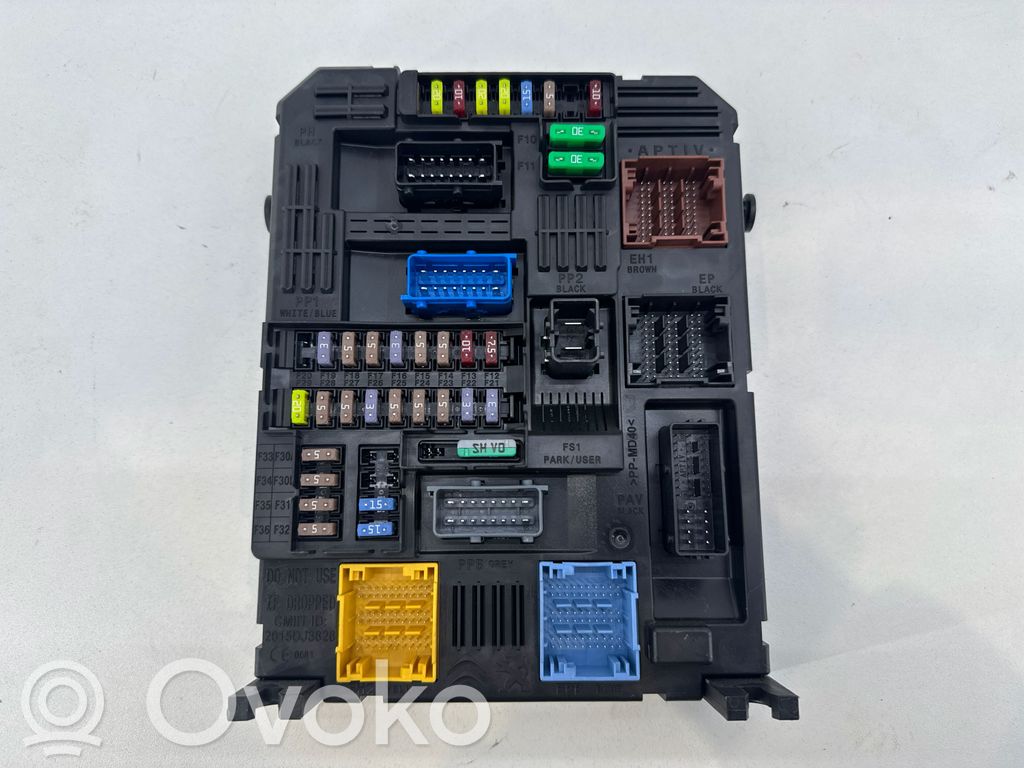 Opel Corsa F Fuse module 