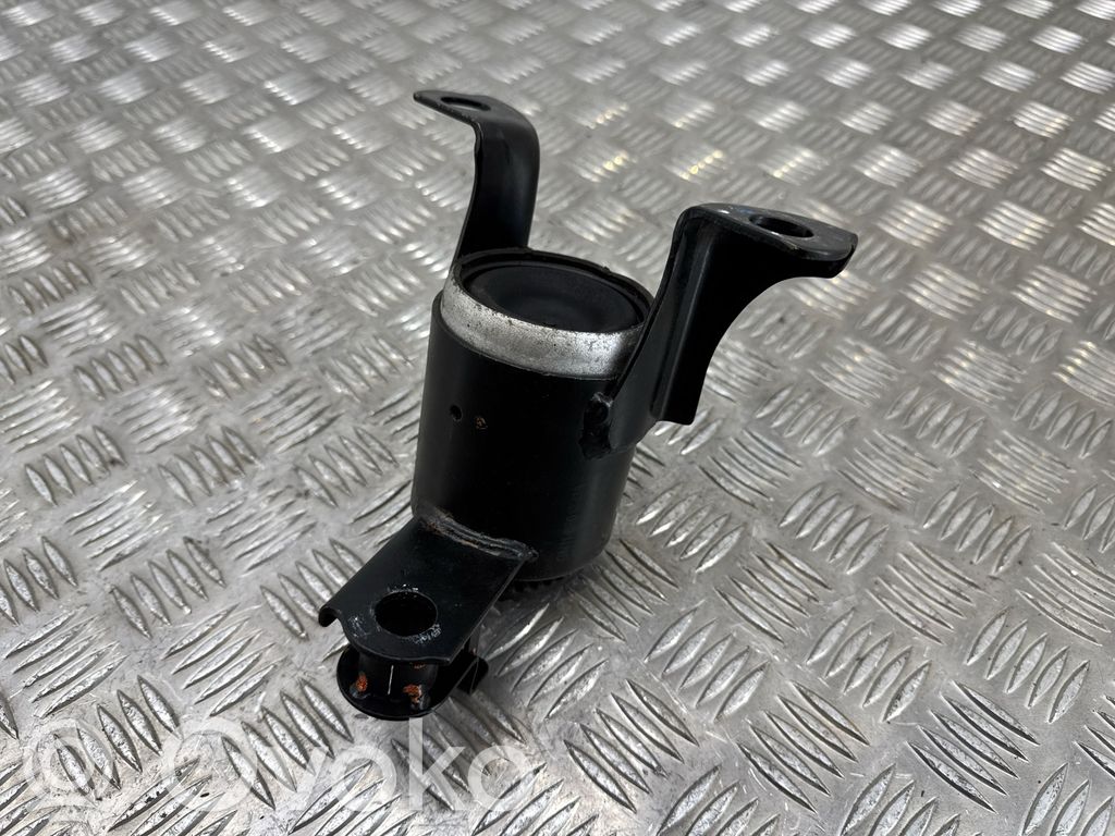 Ford Ecosport Engine mount bracket 