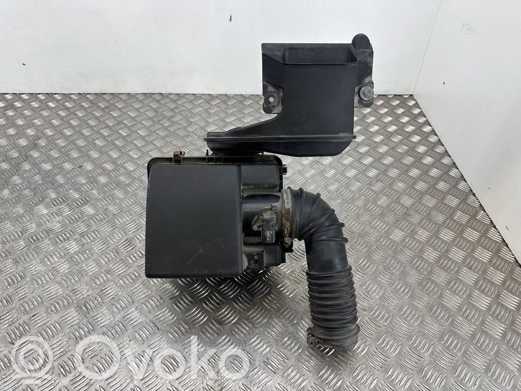 Air filter box   SH01133AY