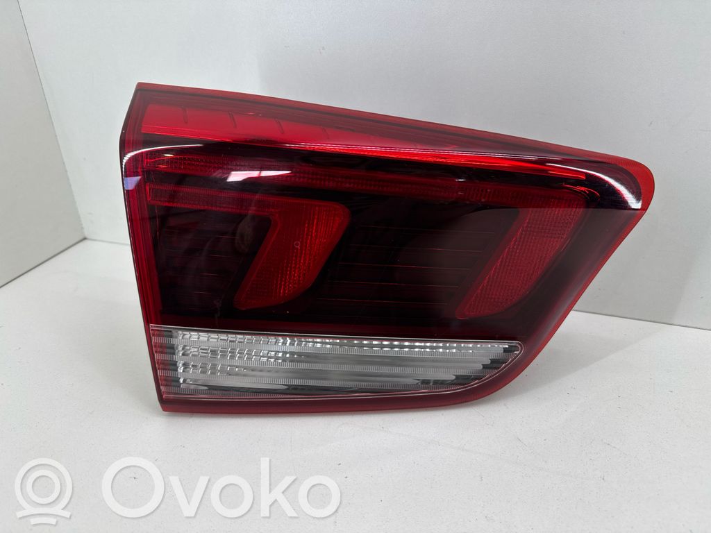 KIA Rio Galinis žibintas dangtyje 