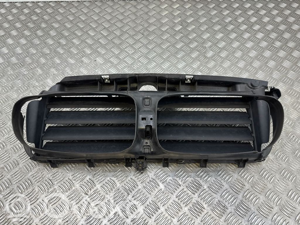 BMW 5 F10 F11 Wlot / Kanał powietrza intercoolera 