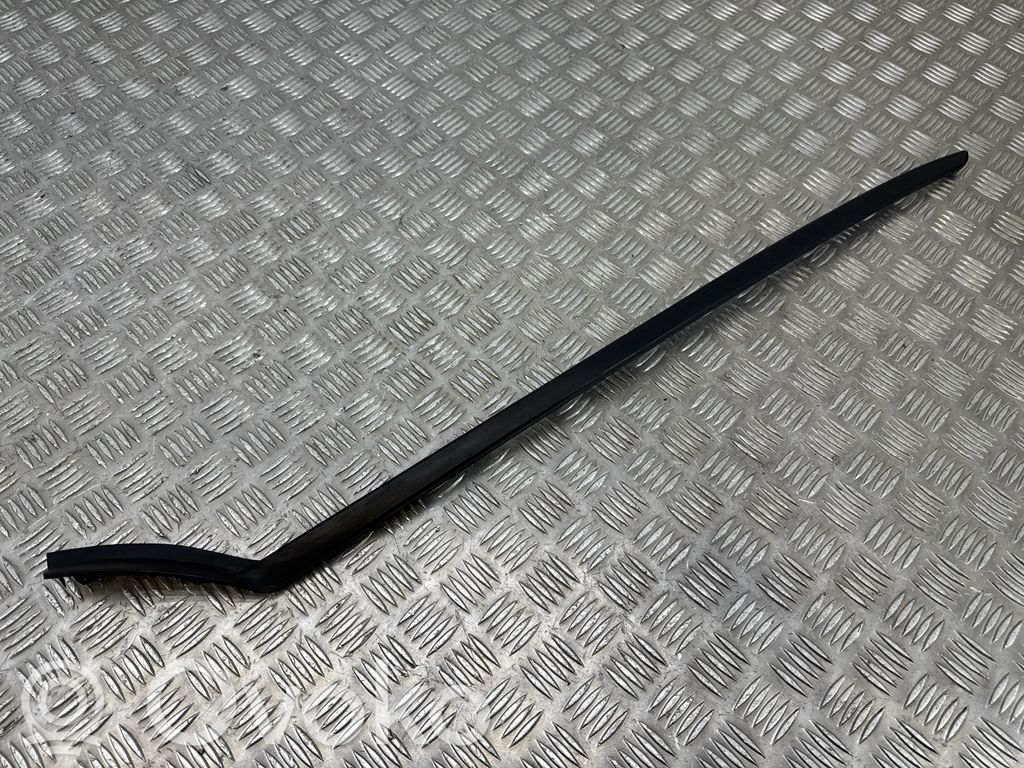 Volvo XC40 Windshield trim 