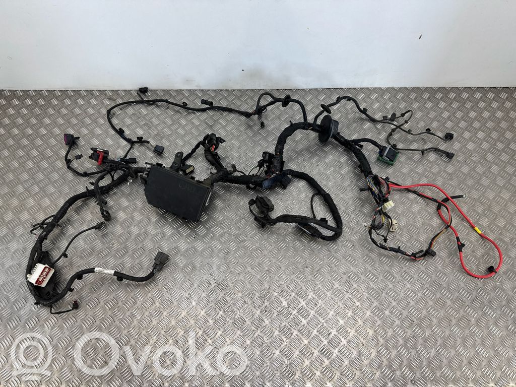 Volvo XC40 Wiązka przewodów silnika 