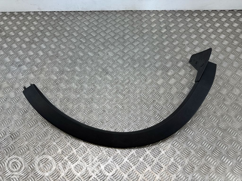 Volvo XC40 Listwa błotnika tylnego 