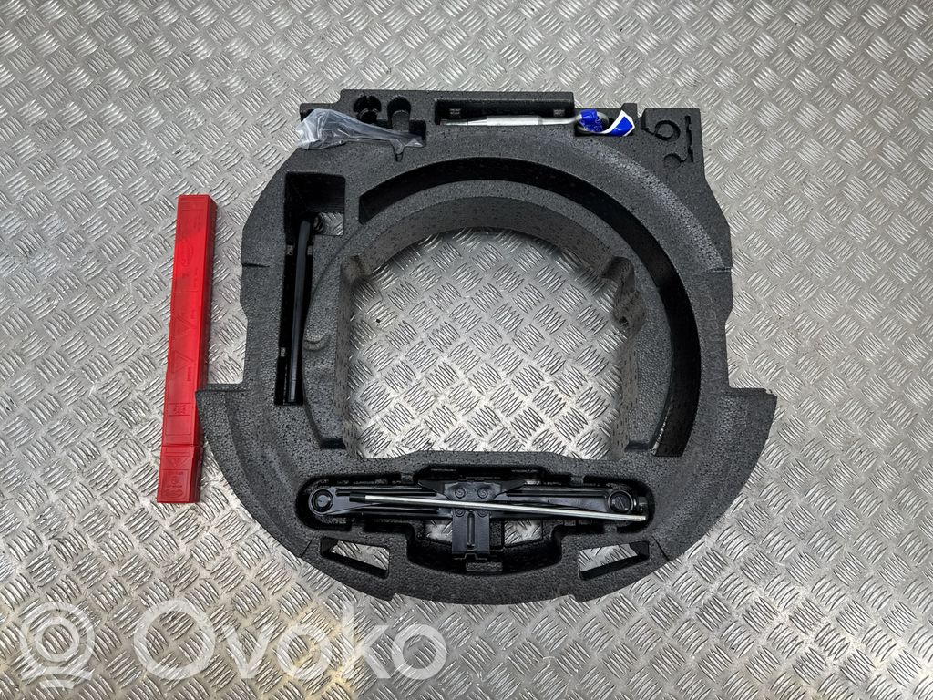 Zestaw narzędzi   31682085