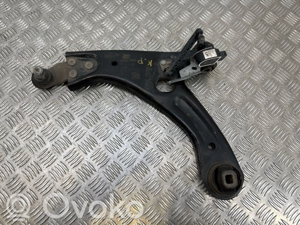 Volvo XC40 Dolny wahacz przedni 