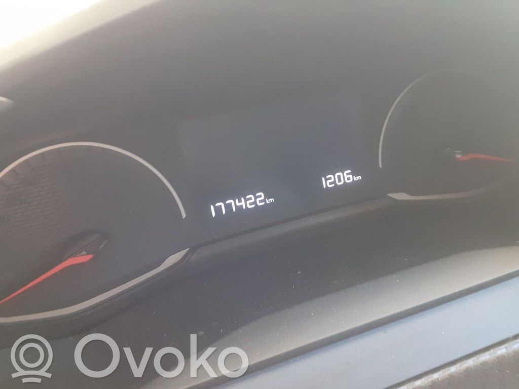 Peugeot 208 II Engine 