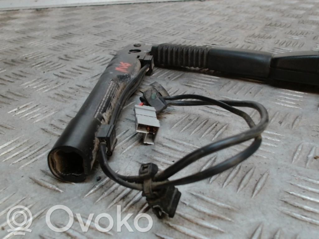 Hebilla del cinturón delantero   72117213563