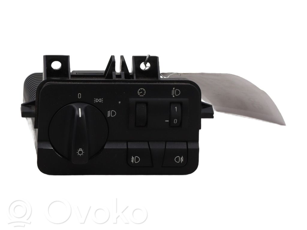 Light switch   61318378572