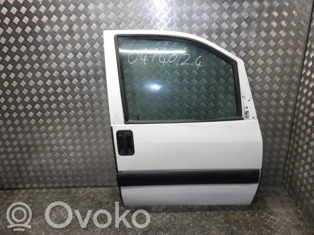 Etuovi   9004C6
