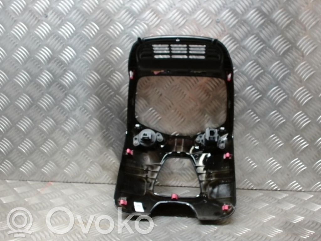 Peugeot 108 Centrinė konsolė 