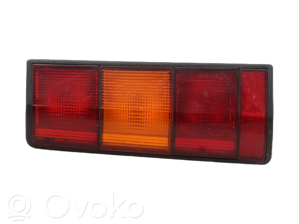 Renault Express Aizmugurējais lukturis virsbūvē 