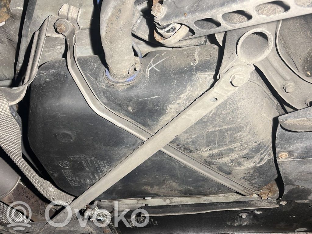 BMW 1 E81 E87 Polttoainesäiliö 
