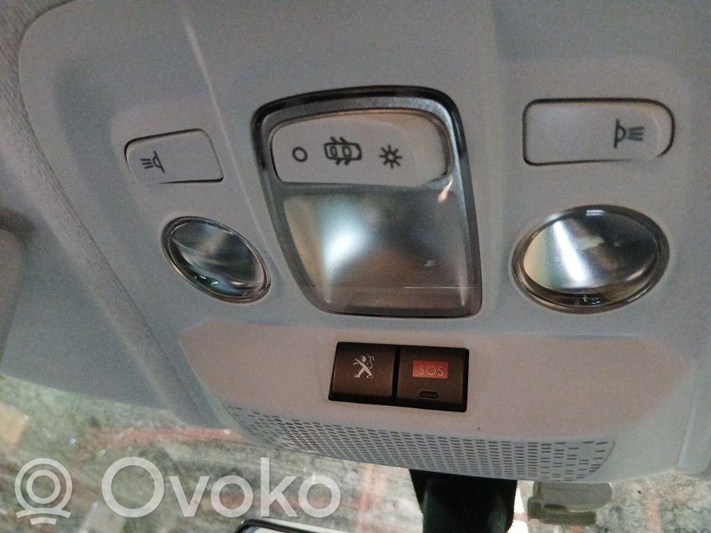 Peugeot 208 I Front seat light 