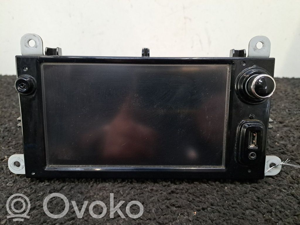 Renault Clio IV Radio/CD/DVD/GPS head unit 