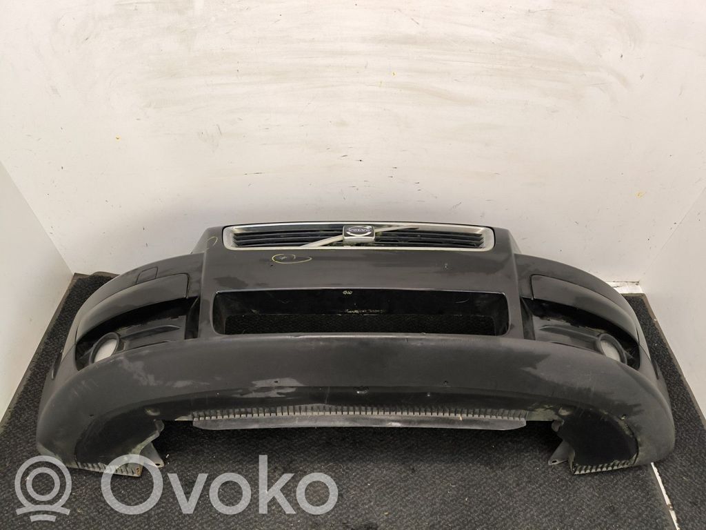 Volvo C30 Передний бампер 