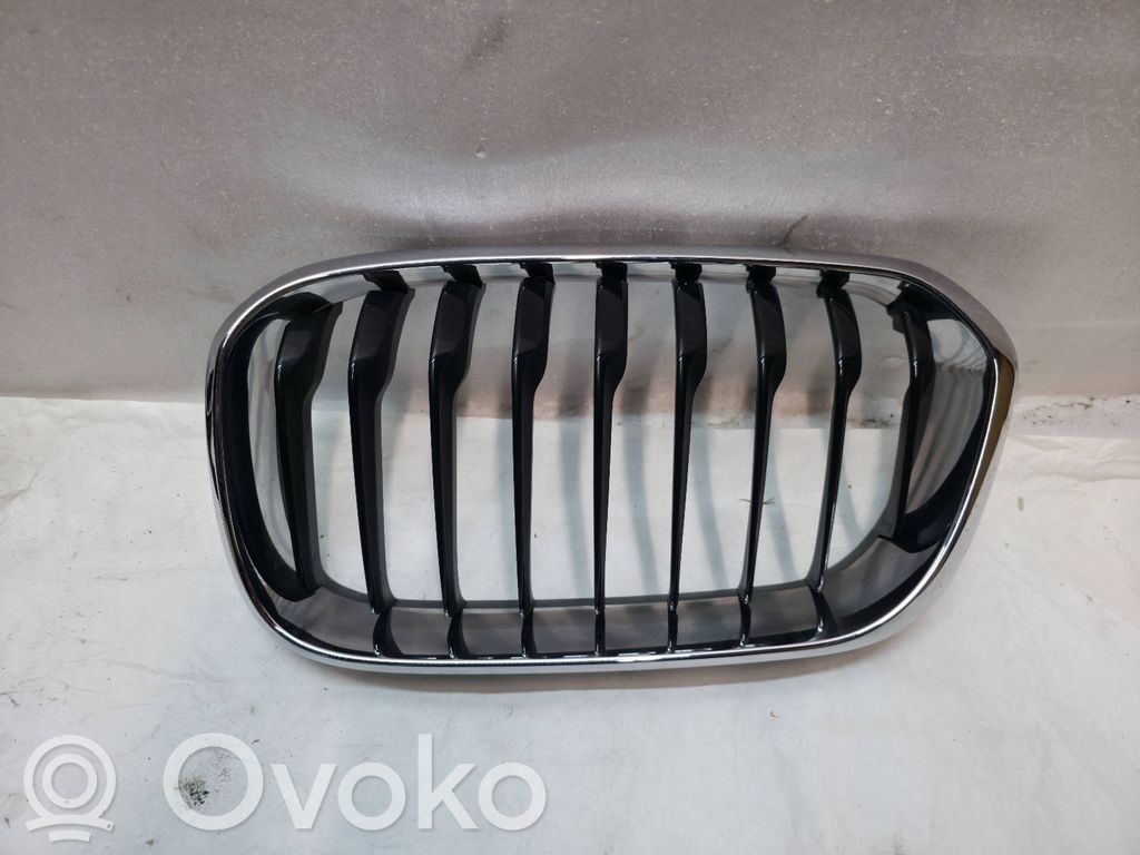 Front bumper upper radiator grill   5113,7371685,4305280013