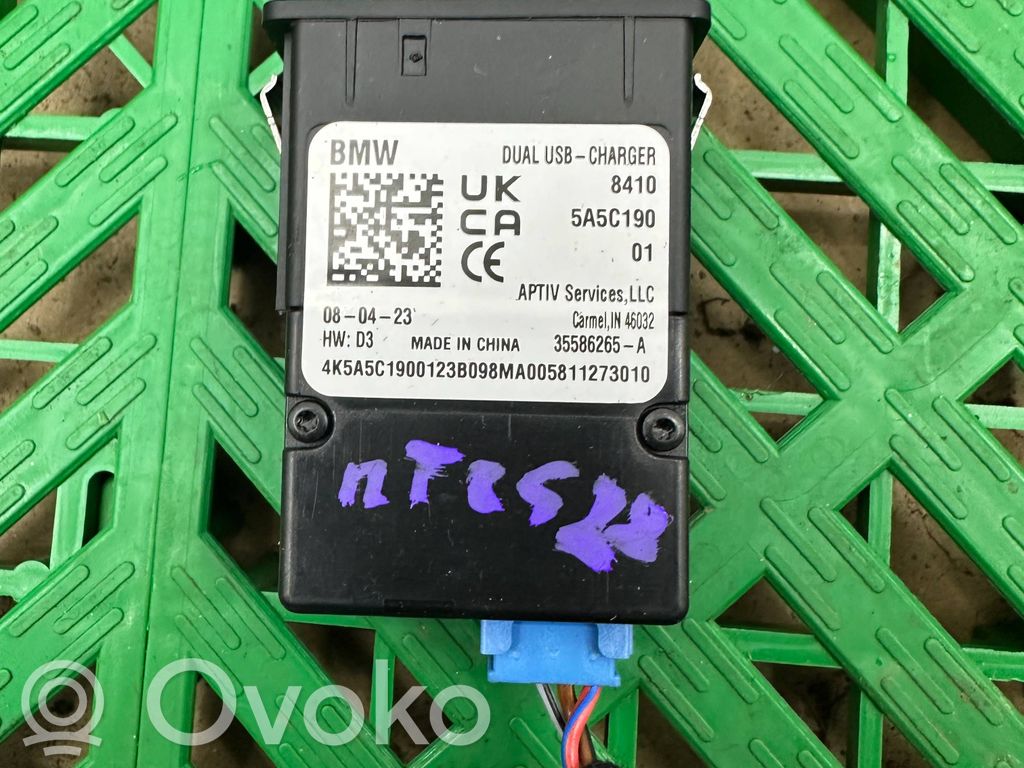 BMW X1 U11 Gniazdo / Złącze USB 