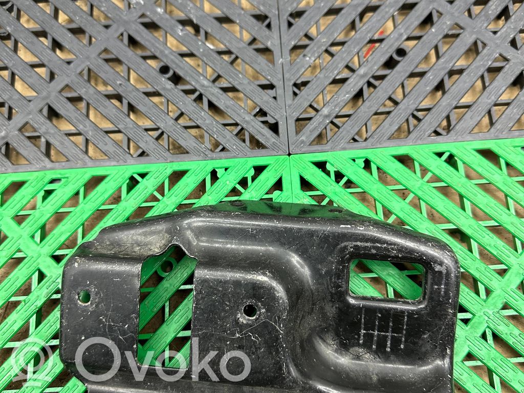 BMW 1 E81 E87 Headlight/headlamp mounting bracket 