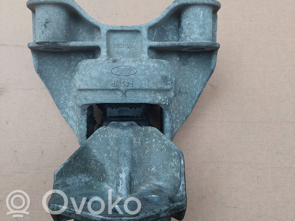 Engine mount bracket   F4SWP,UMS7J
