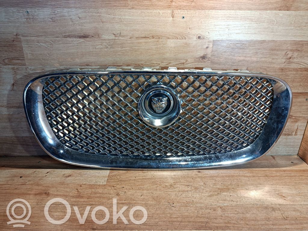 Jaguar XF X250 Etupuskurin ylempi jäähdytinsäleikkö 