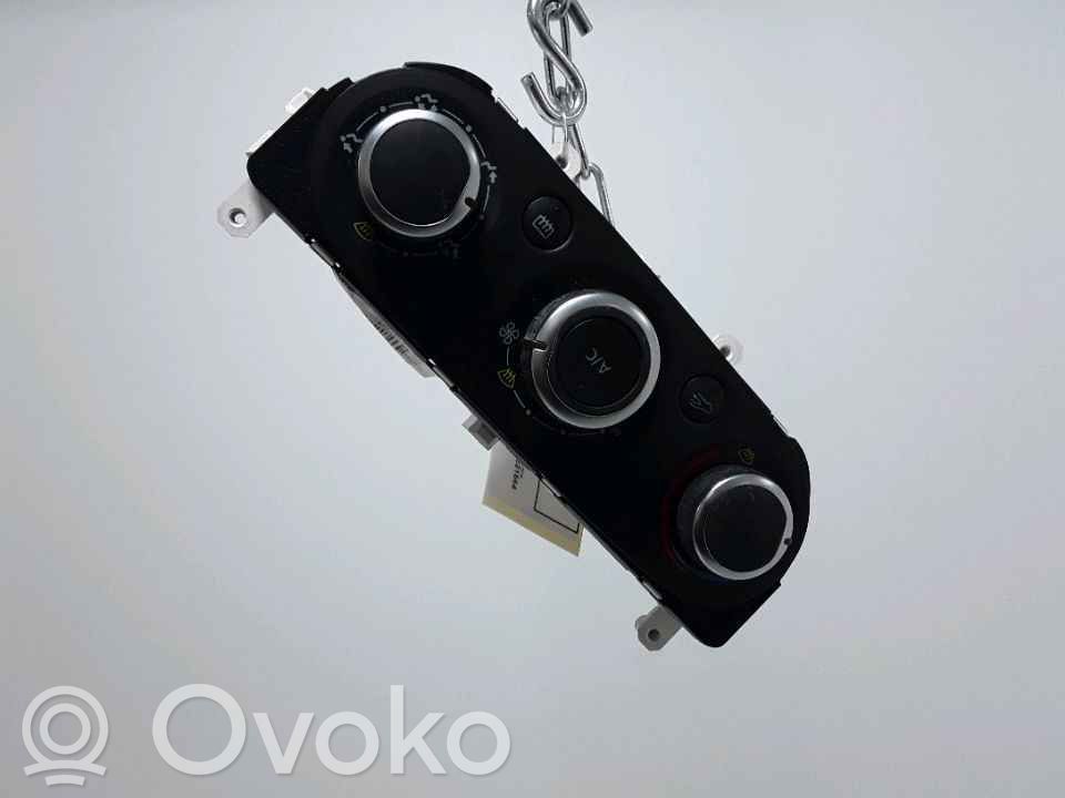 Renault Clio III Climate control unit 