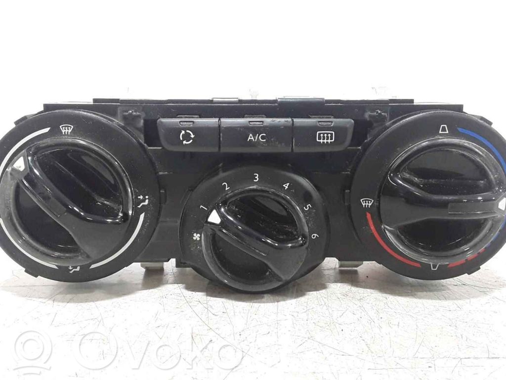 Peugeot 208 I Panel klimatyzacji 