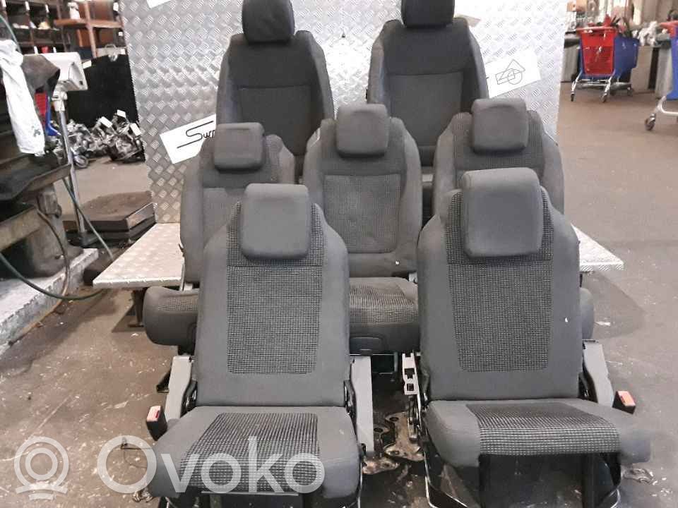 Peugeot 5008 II Interior set 