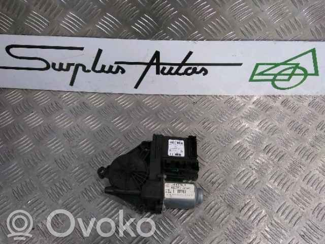 Volkswagen Golf V Manualny podnośnik szyby drzwi przednich 