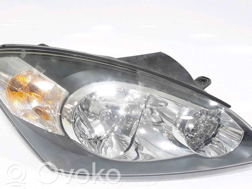 KIA Pro Cee'd I Headlight/headlamp 