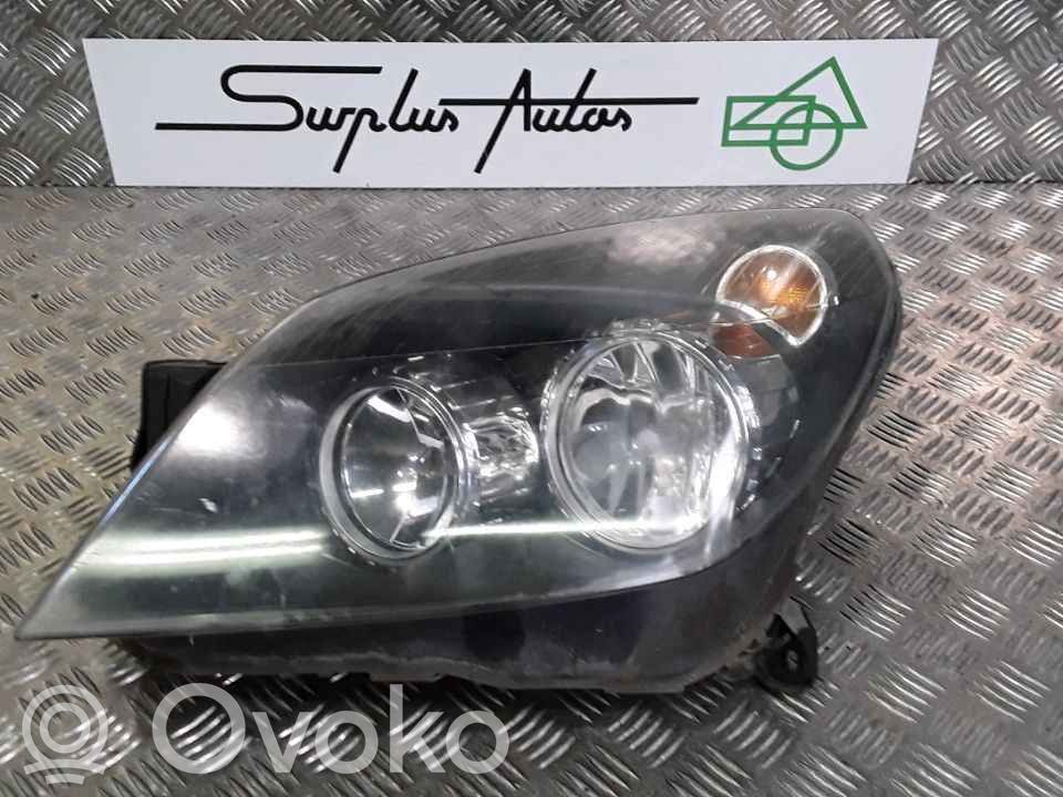 Opel Astra H Lampa przednia 