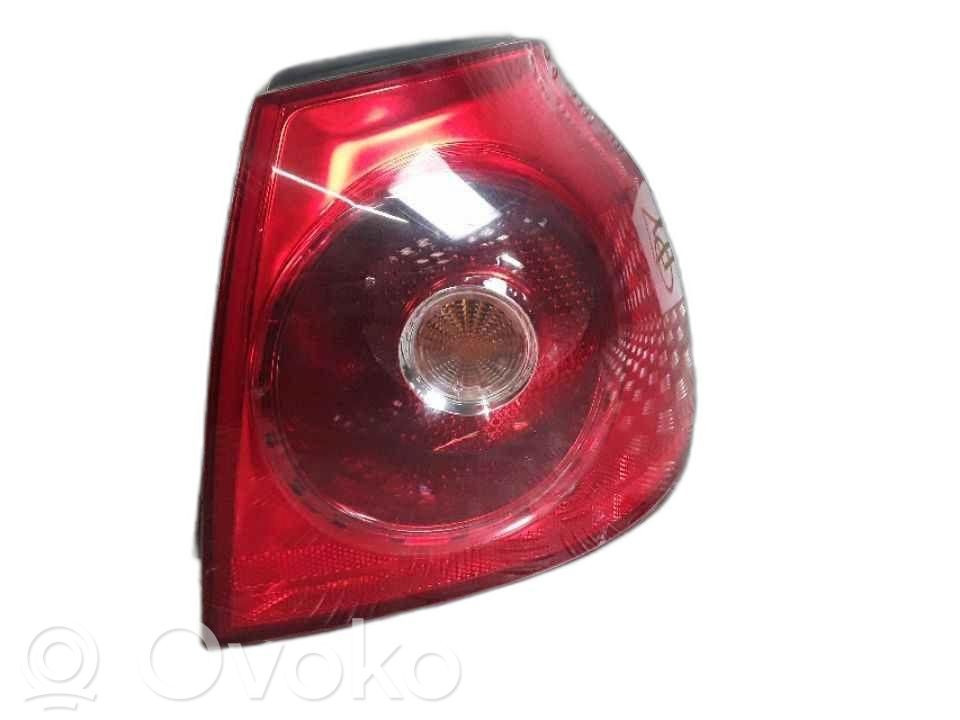 Volkswagen Golf V Luci posteriori 