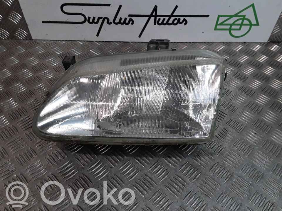 Renault Megane I Lampa przednia 