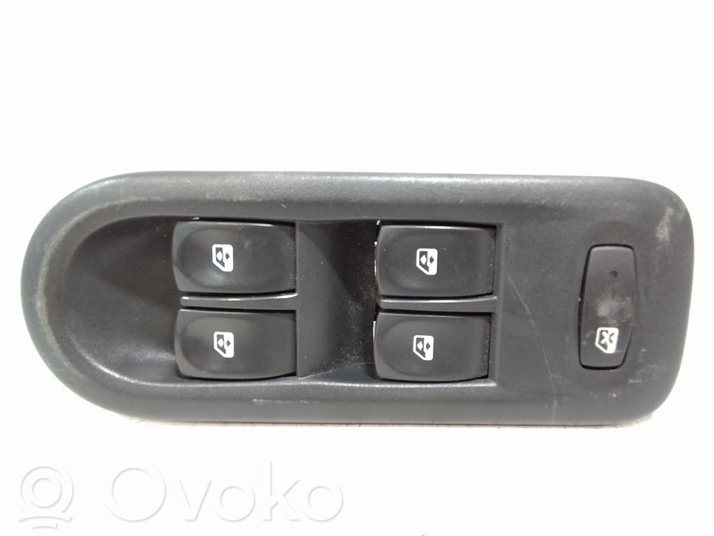 Electric window control switch   8200214945,8200356541,20251699,26162195,VDMS13