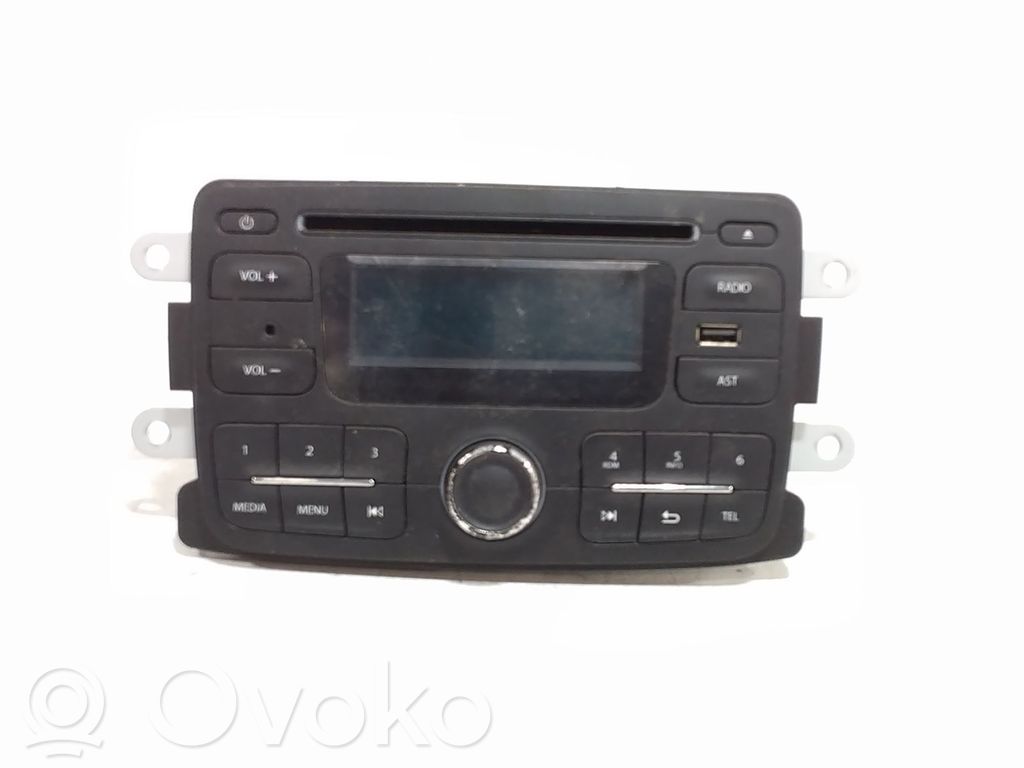 Dacia Duster Panel / Radioodtwarzacz CD/DVD/GPS 