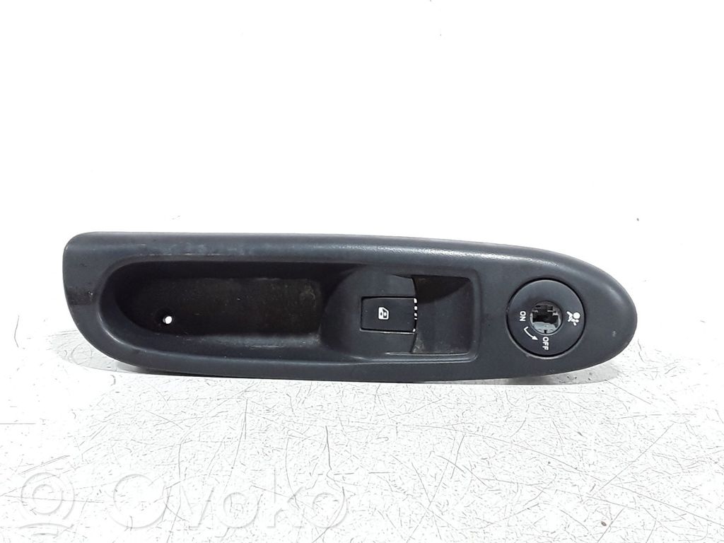 Renault Clio II Przyciski szyb 
