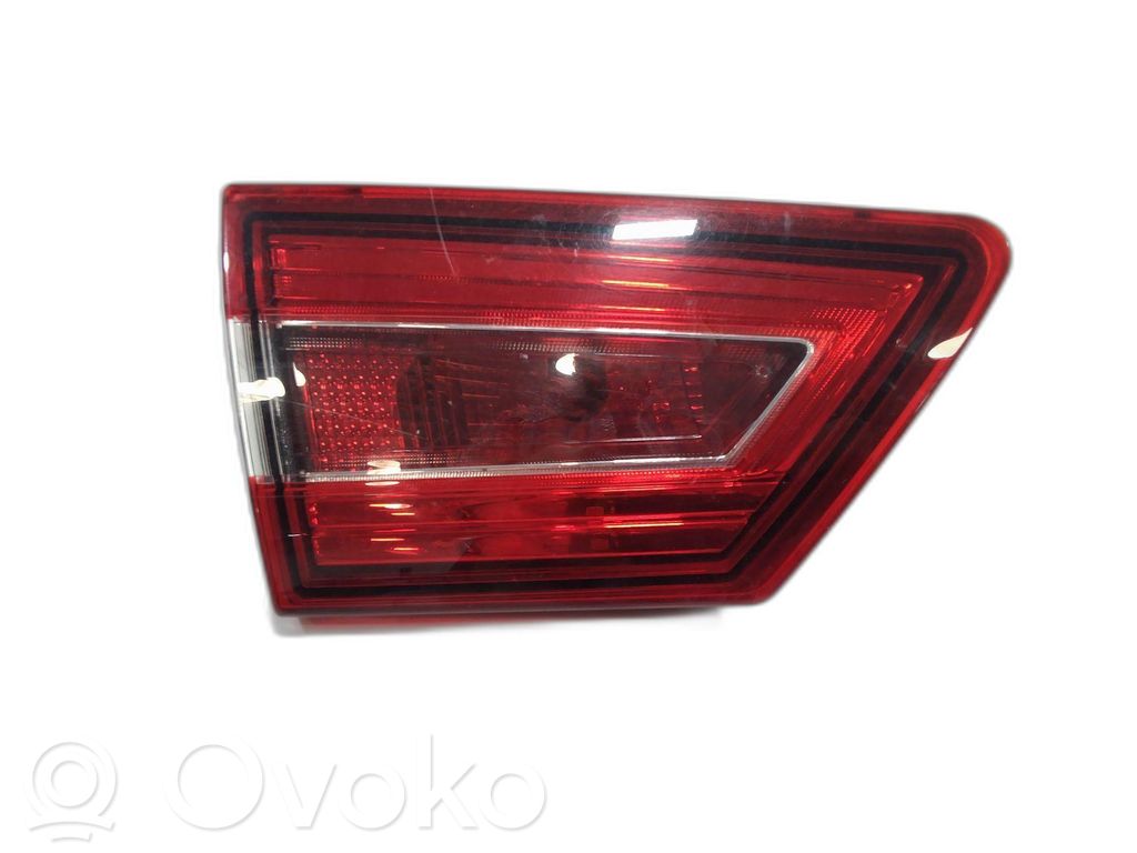 Renault Clio IV Lampy tylnej klapy bagażnika