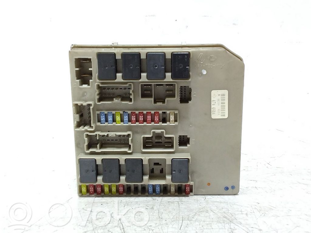 Renault Clio III Sicherungskasten 