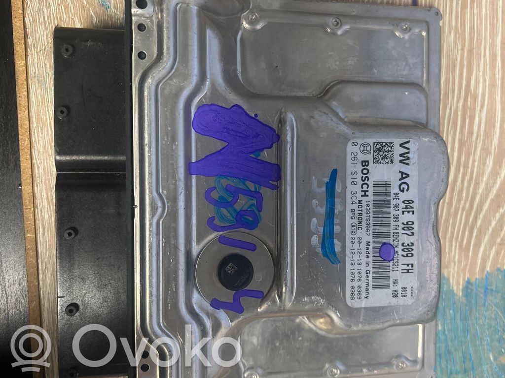Volkswagen Golf VII Engine control unit/module 