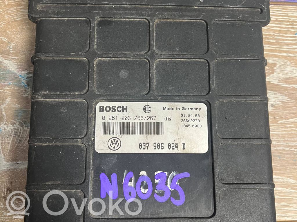 Volkswagen Golf III Engine control unit/module 