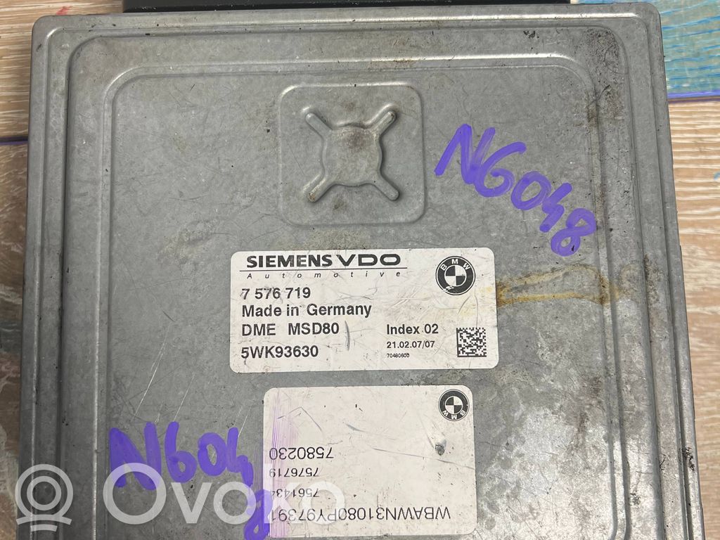 BMW 5 E60 E61 Engine control unit/module 