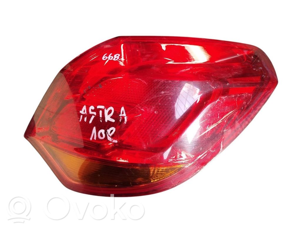 Opel Astra J Lampa tylna 