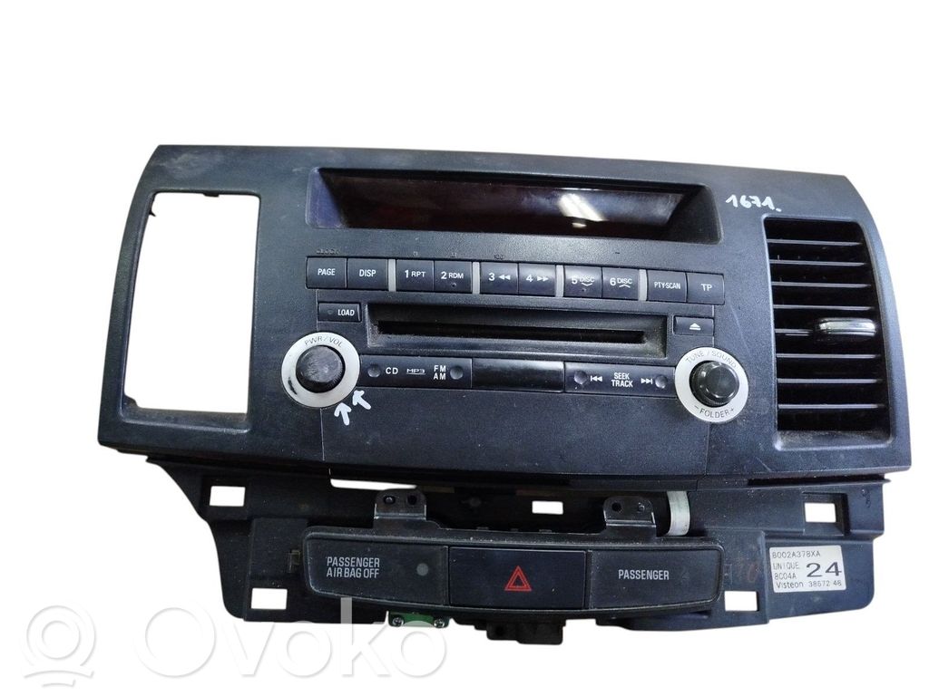 Mitsubishi Lancer VIII Unité principale radio / CD / DVD / GPS 