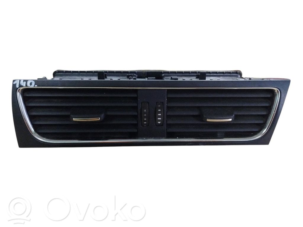Audi A4 S4 B8 8K Dysze / Kratki środkowego nawiewu deski rozdzielczej 