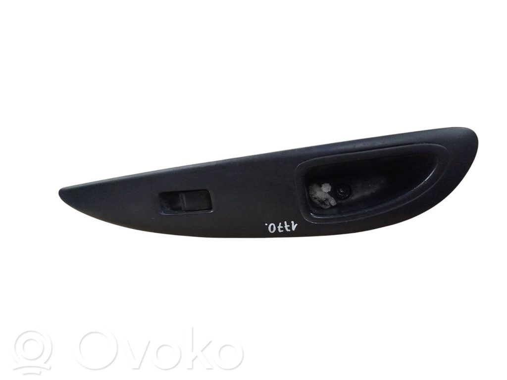Nissan Primera Electric window control switch 